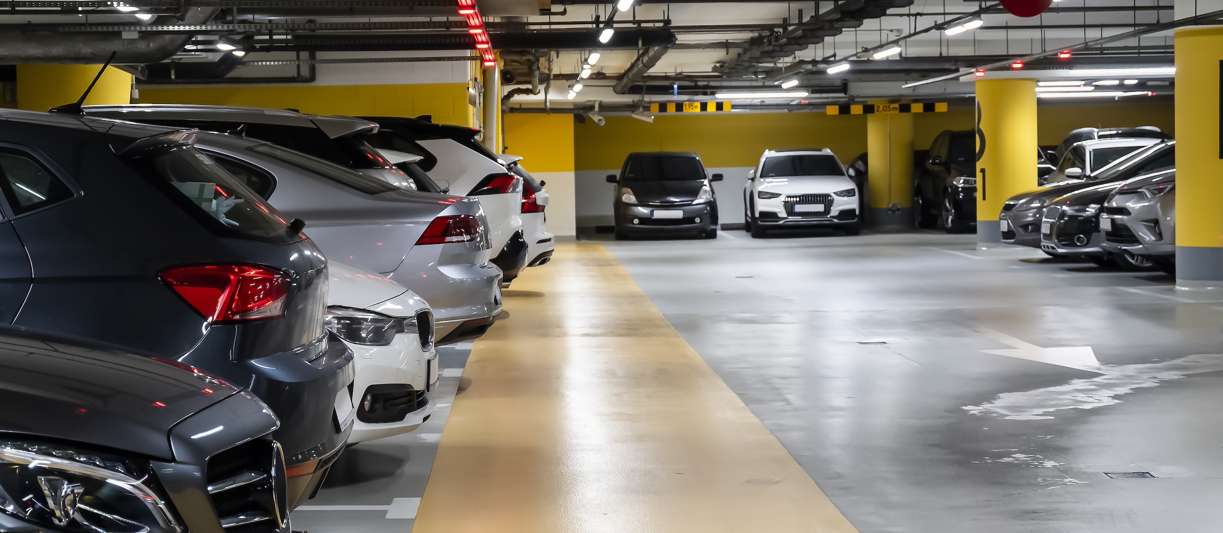 Auto in gemieteter Tiefgarage der Garagenbetriebe E. Franz GmbH & Co KG – Dauerparkplatz in Graz